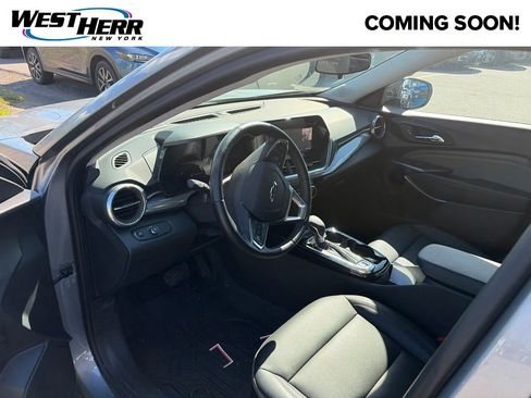 Used 2025 Chevrolet Trax ACTIV w/ Driver Confidence Package FWD image 5