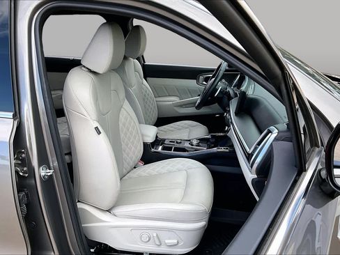 Used 2025 Kia Sorento SX Prestige AWD/4WD image 9