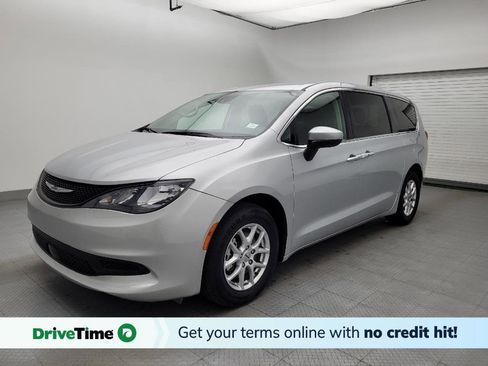 Used 2023 Chrysler Voyager LX FWD image 1