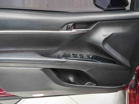 Used 2018 Toyota Camry SE image 21