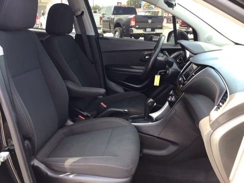 Used 2021 Chevrolet Trax LS w/ Tint and Cruise Package image 15