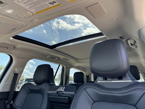 New 2025 Lincoln Aviator Reserve w/ Equipment Group 201A image 25