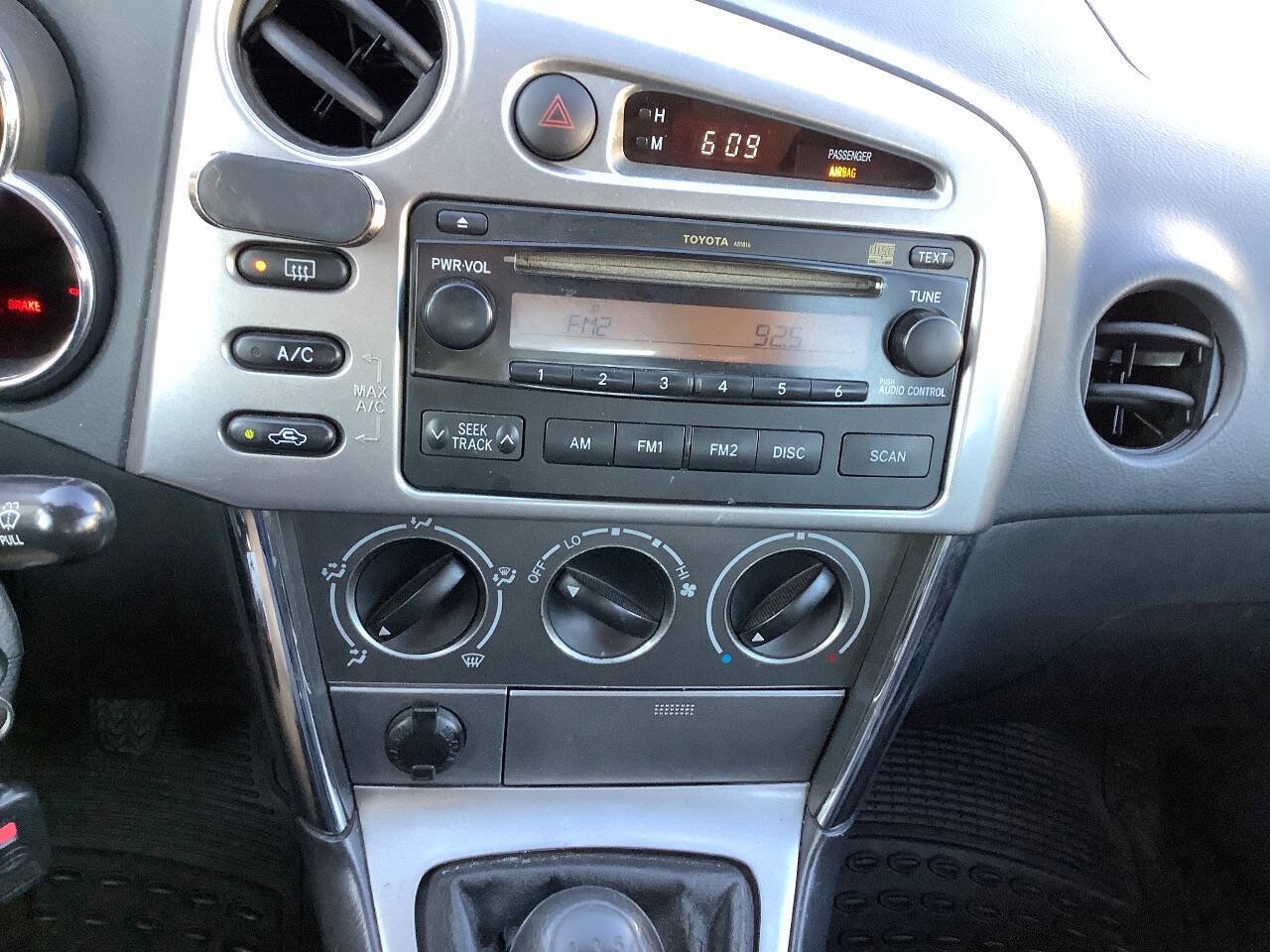 Used 2006 Toyota Matrix FWD image 29