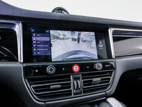 Certified 2023 Porsche Macan image 19