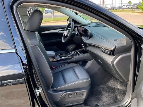 Used 2025 Buick Envision Avenir AWD/4WD image 9