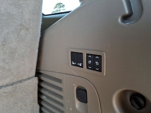 Used 2019 Chevrolet Tahoe LT image 5