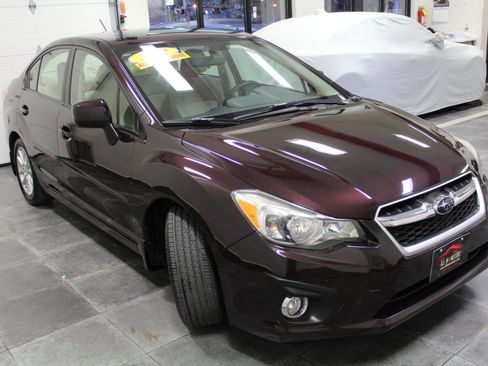 Used 2012 Subaru Impreza 2.0i Premium w/ All-Weather Pkg AWD/4WD image 3