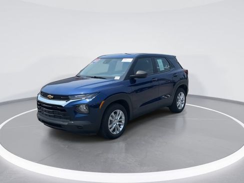 Used 2023 Chevrolet TrailBlazer LS FWD image 3
