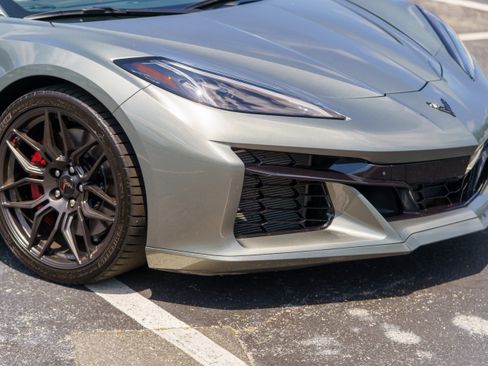 Used 2024 Chevrolet Corvette Z06 RWD image 37