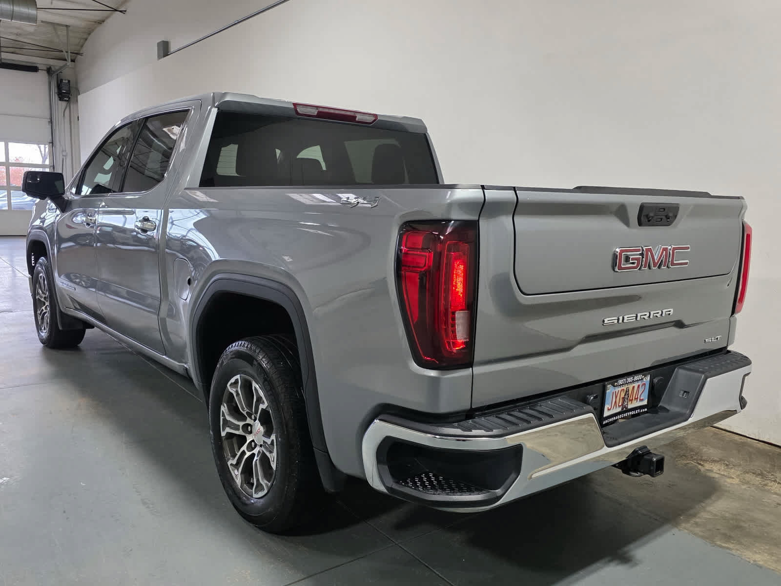 Used 2025 GMC Sierra 1500 SLT AWD/4WD image 3