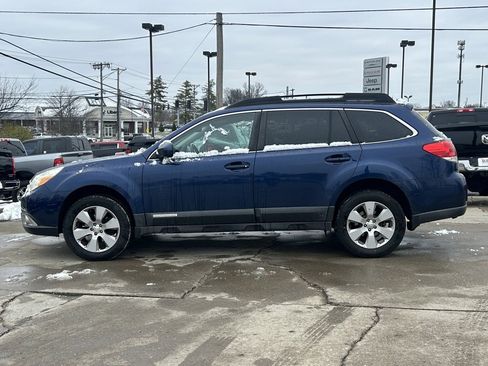 Used 2011 Subaru Outback 2.5i Limited image 10