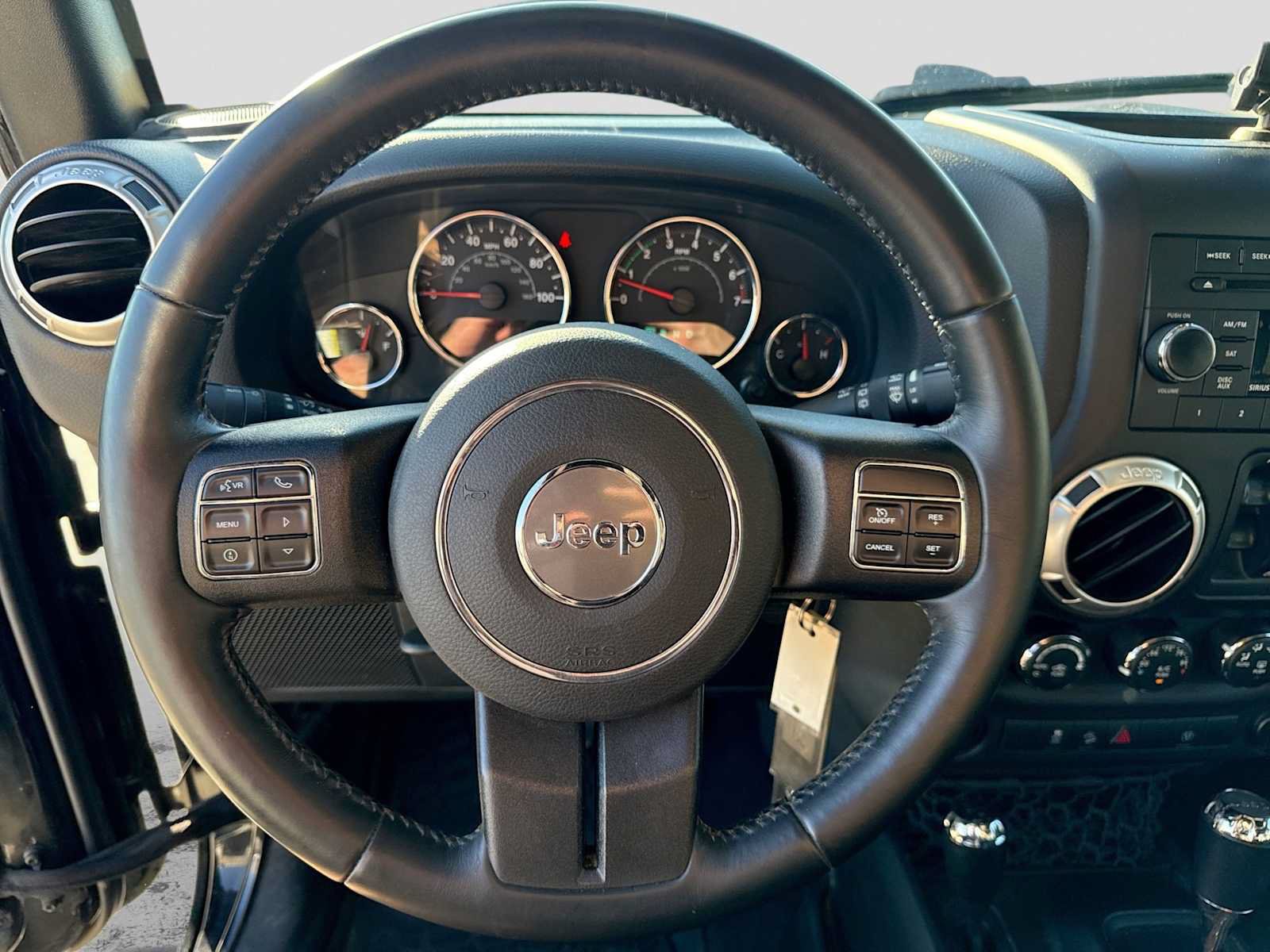 Used 2018 Jeep Wrangler Unlimited Sahara w/ Connectivity Group AWD/4WD image 22