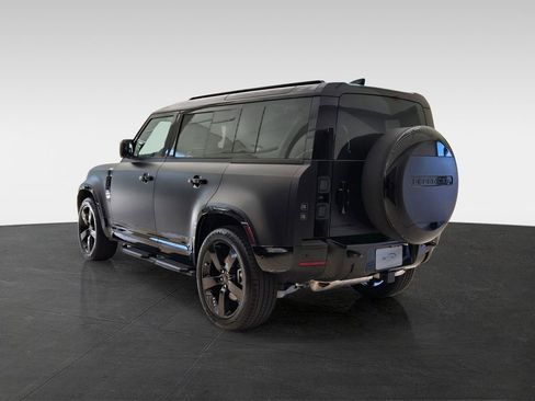 New 2026 Land Rover Defender 110 X-Dynamic SE image 3