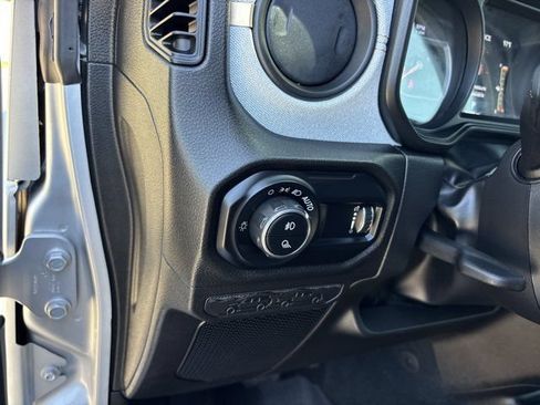 Used 2024 Jeep Gladiator Sport AWD/4WD image 23