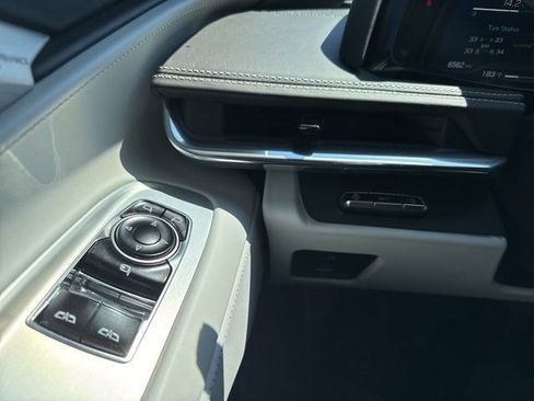 Used 2020 Chevrolet Corvette Stingray Premium Cpe w/ 3LT Preferred Equipment Group RWD image 15