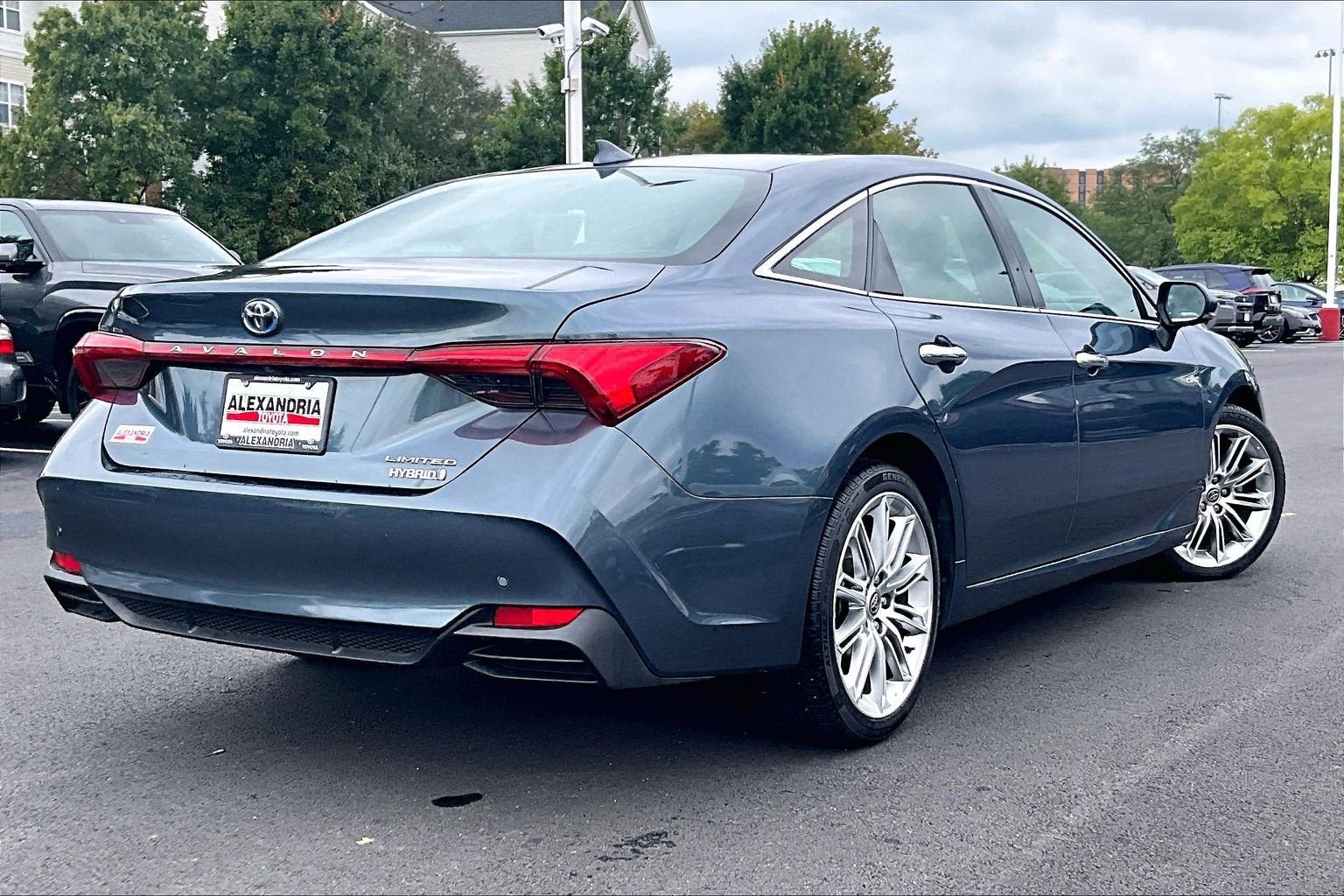 Used 2021 Toyota Avalon Limited w/ Advanced Safety Package FWD image 12