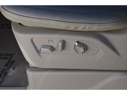 Used 2022 Cadillac Escalade Premium Luxury Platinum image 35