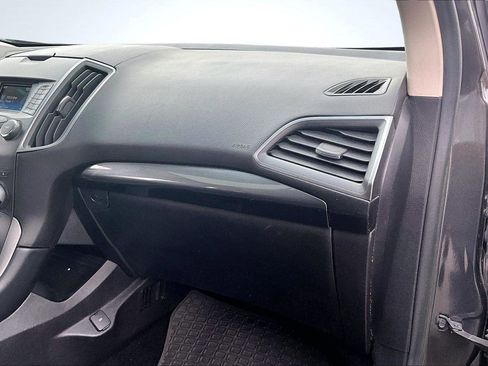 Used 2015 Ford Edge SE image 16