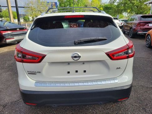Used 2022 Nissan Rogue Sport SL FWD image 9