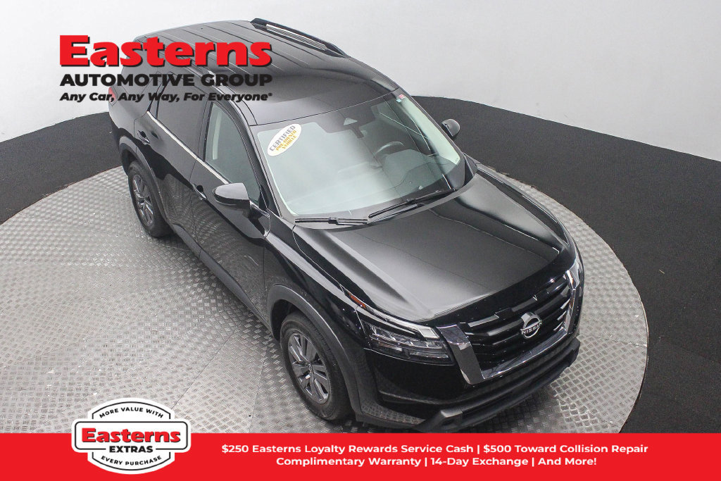 Used 2024 Nissan Pathfinder SV FWD image 4