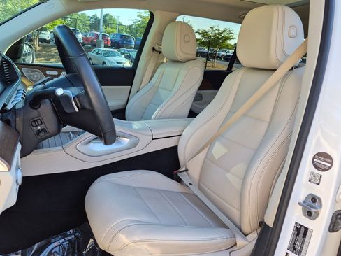 Used 2024 Mercedes-Benz GLS 450 4MATIC image 17