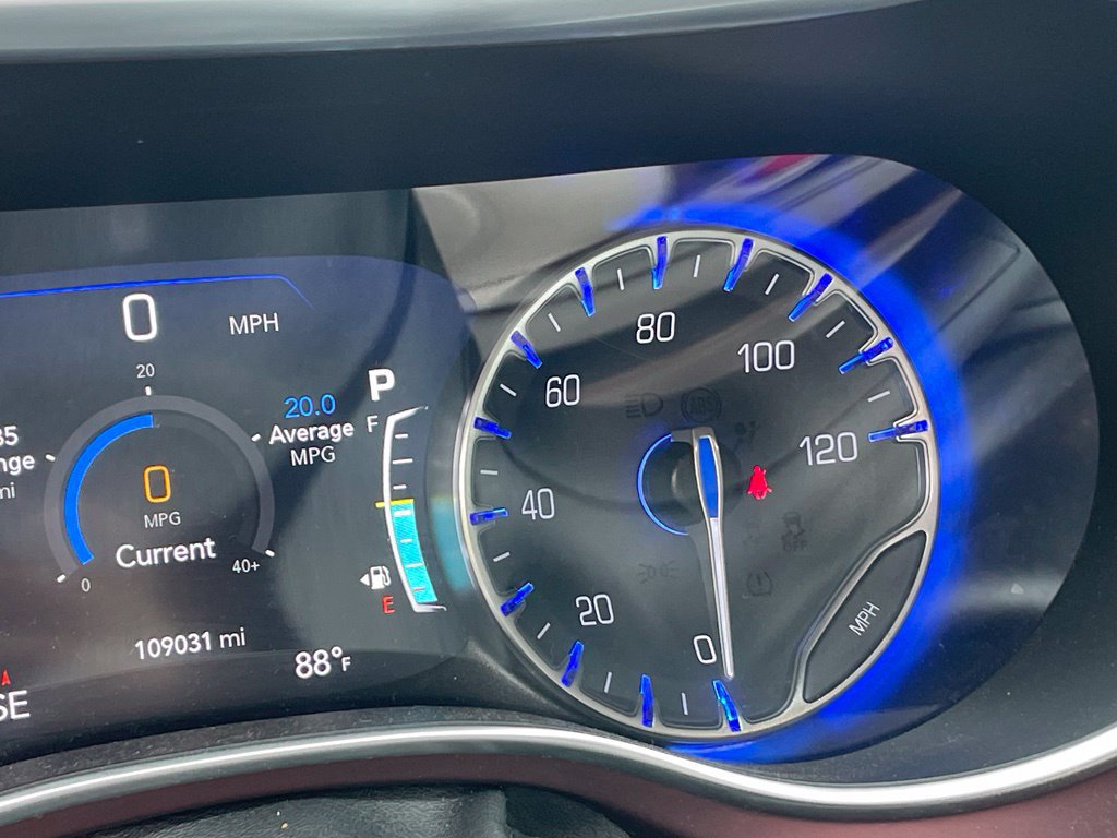 Used 2020 Chrysler Pacifica Limited FWD image 5