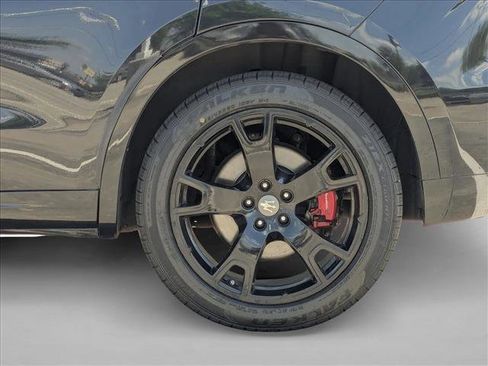 Used 2017 Maserati Levante w/ Sport Package image 21