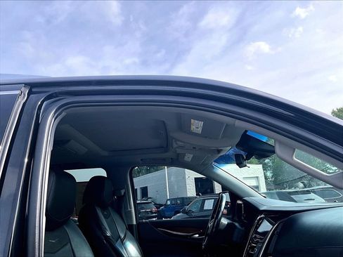 Used 2019 Cadillac Escalade Premium Luxury AWD/4WD image 22