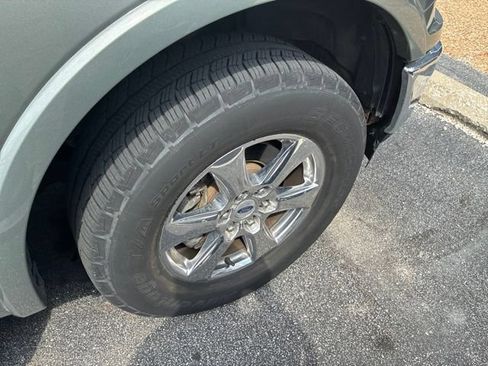 Used 2019 Ford F150 Lariat w/ Equipment Group 502A Luxury AWD/4WD image 8