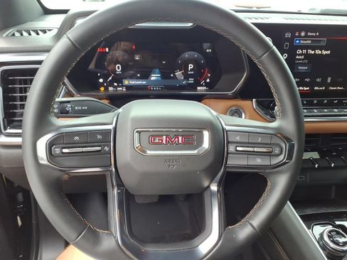 Used 2024 GMC Canyon AT4 AWD/4WD image 7