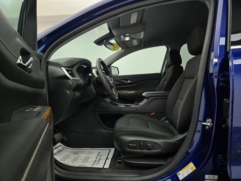 Used 2023 GMC Acadia SLE w/ Driver Convenience Package image 19