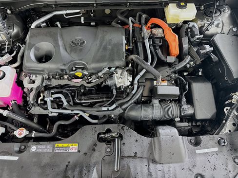 Certified 2023 Toyota Crown XLE image 10