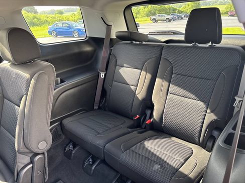 Certified 2023 GMC Acadia SLE w/ Driver Convenience Package FWD image 29