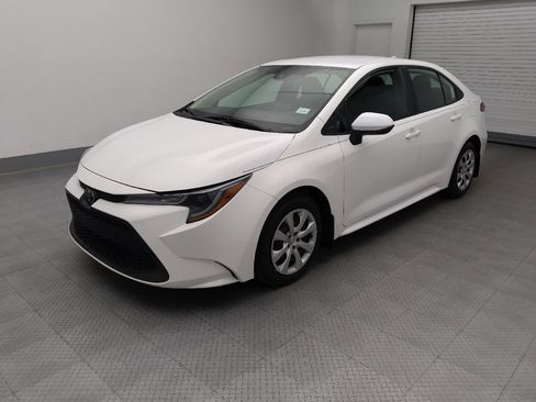 Used 2022 Toyota Corolla LE FWD image 2