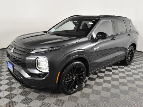 Used 2025 Mitsubishi Outlander SEL Black Edition image 10