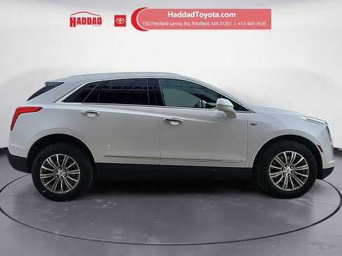 Used 2017 Cadillac XT5 Luxury w/ Driver Awareness Package AWD/4WD image 6