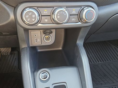 New 2025 Nissan Kicks Play S image 10