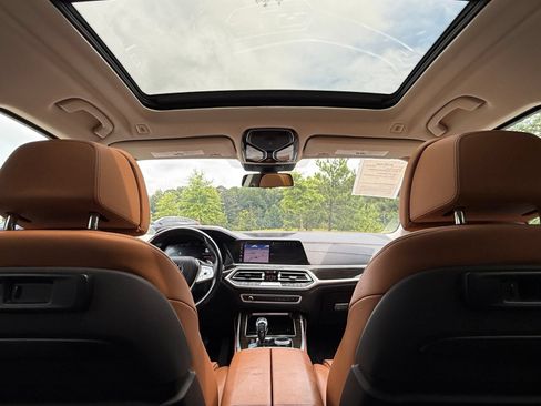 Used 2019 BMW X7 xDrive50i w/ Premium Package AWD/4WD image 33
