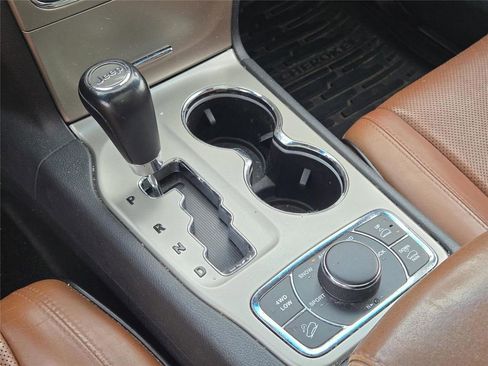 Used 2012 Jeep Grand Cherokee Overland AWD/4WD image 28