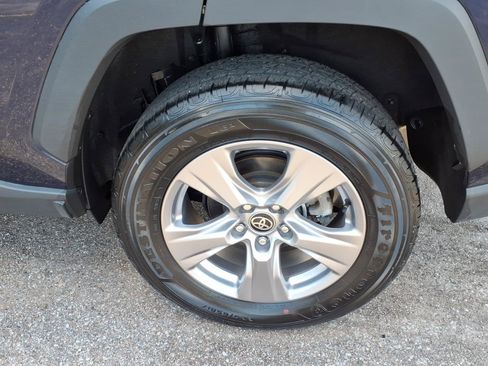 Used 2025 Toyota RAV4 XLE AWD/4WD image 12