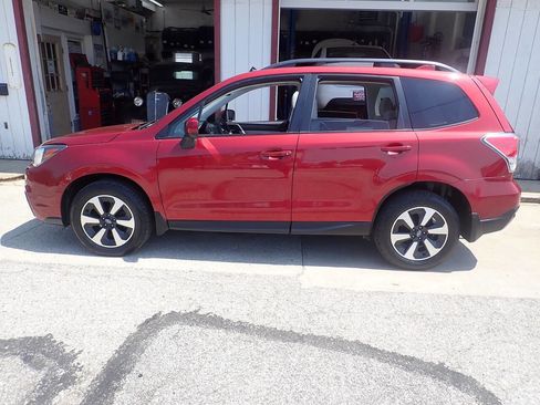 Used 2017 Subaru Forester 2.5i Premium w/ Protection Package #1 AWD/4WD image 18