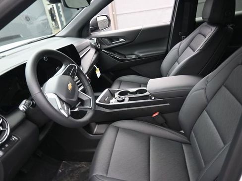 New 2026 Chevrolet Equinox LT w/ Convenience Package II image 8