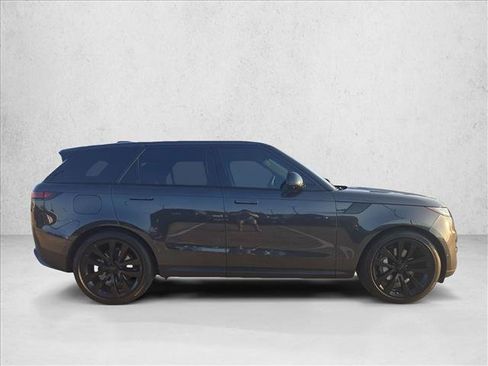 Used 2026 Land Rover Range Rover Sport SE AWD/4WD image 4