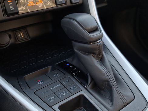 New 2025 Toyota RAV4 XLE image 18