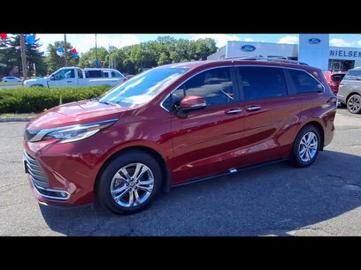 Used 2023 Toyota Sienna Platinum