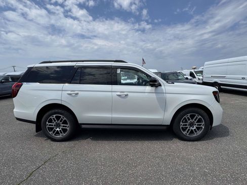 New 2026 Ford Expedition Active AWD/4WD image 9