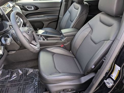 New 2026 Jeep Compass Latitude w/ Sun and Sound Group AWD/4WD image 14