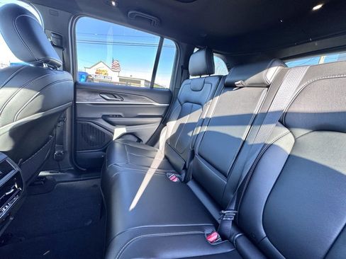 New 2025 Jeep Grand Cherokee Limited w/ Black Appearance Package image 16