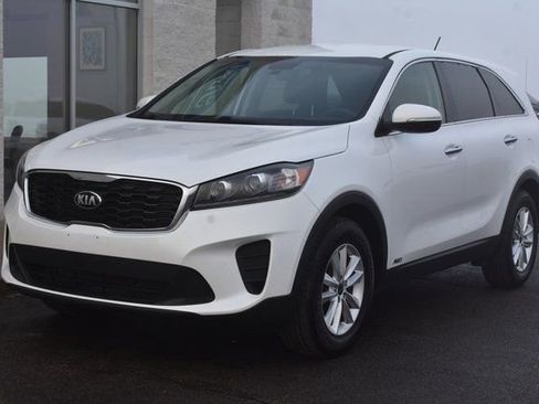 Used 2020 Kia Sorento LX image 9