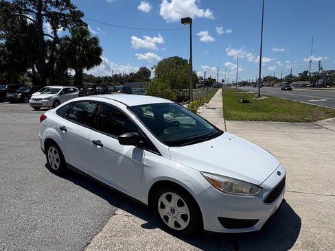 Used 2016 Ford Focus S FWD image 3